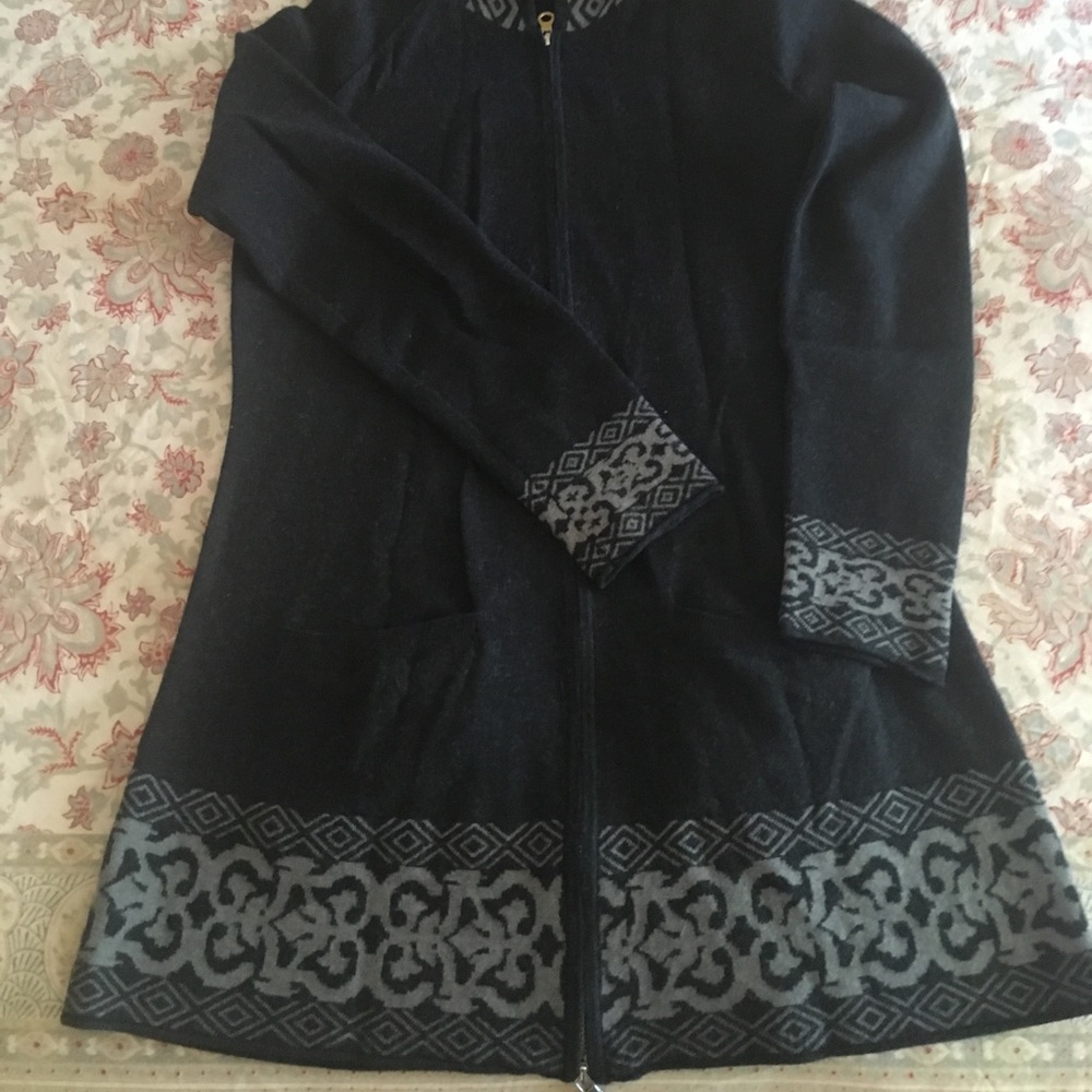 Aventura jacket with hood